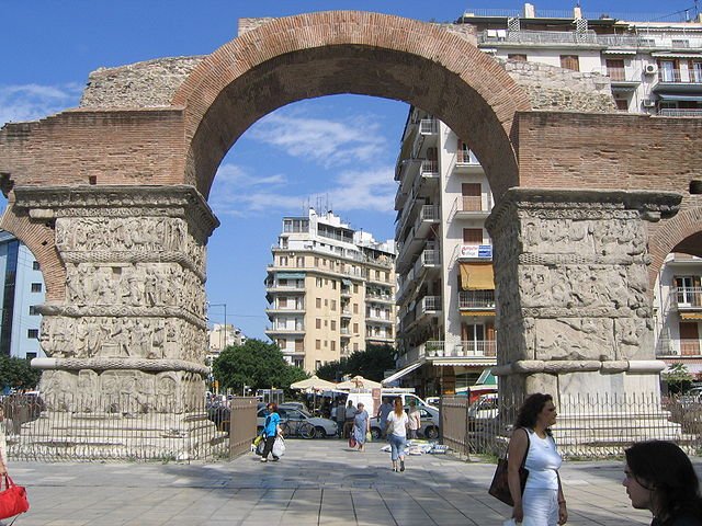 640px-Thessaloniki-Arch_of_Galerius_(eastern_face)