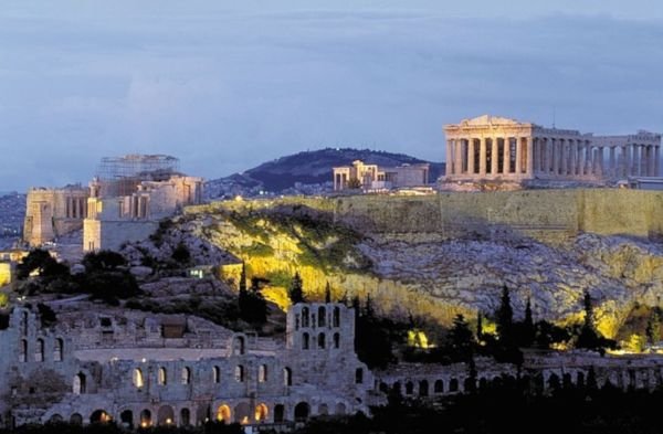 ΕΞΑΑΑ: Περισσότεροι τουρίστες στην Αθήνα και με βελτιωμένη εμπειρία