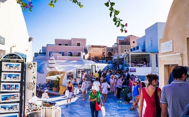 ΙΝΣΕΤΕ: Σημαντική αύξηση του μεριδίου αγοράς της Ελλάδας στον τουρισμό μετά το 2012