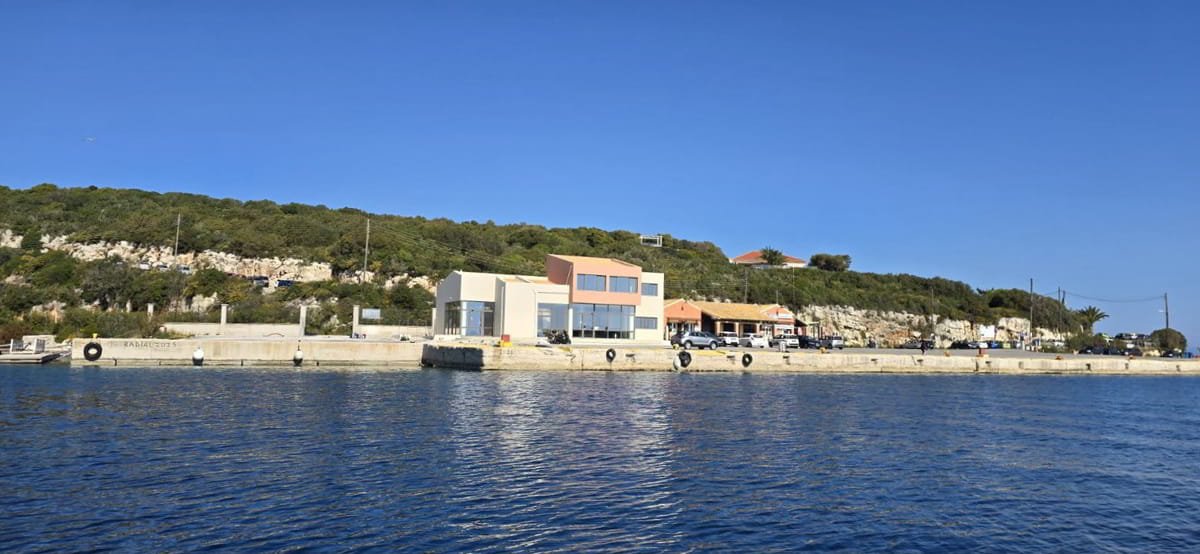 Άποψη από τον λιμένα Παξών